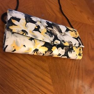 Yellow flower clutch